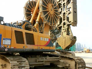 珠(zhū)澳大橋(qiáo)珠海鍊(liàn)接線人(ren)工島工(gōng)程施工(gong)